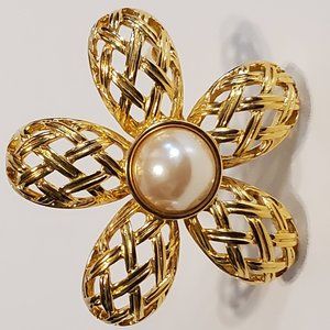 Vintage Joan Rivers Flower Brooch